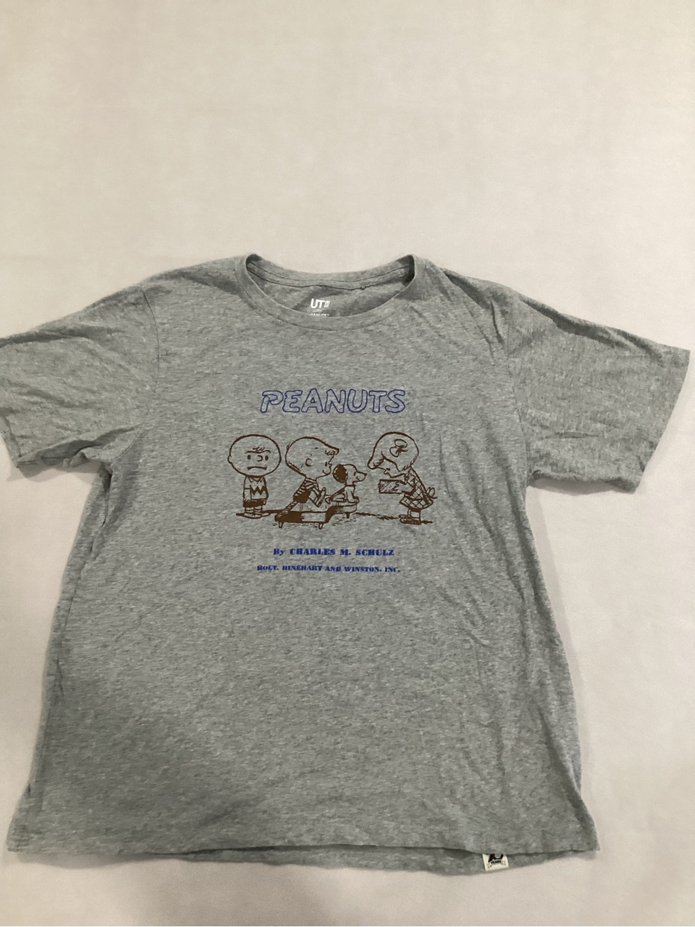 Uniqlo Peanuts Short Sleeve Tee - Grey with Blue Logo size medium #9/17